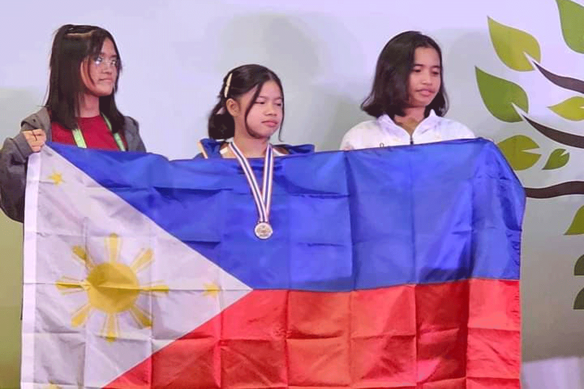 Philippine Youth chess team.